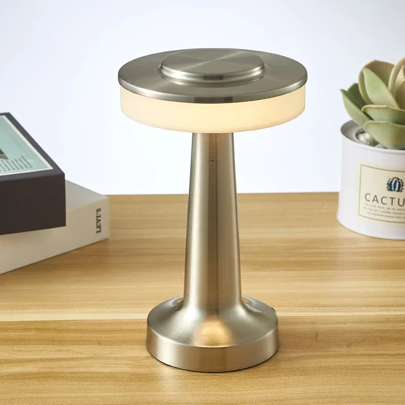 Lampe sans fil Fugue argent allumée