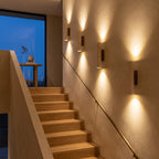 Appliques Aria le long d'un escalier