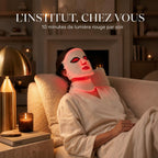 Masque LED visage et cou Aurore Ivoire, séance de lumière rouge au salon