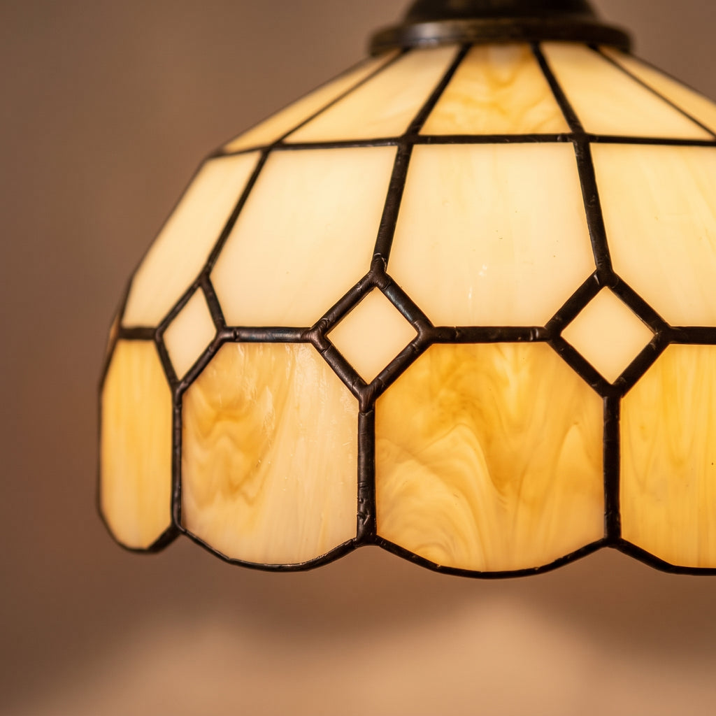 Détail du verre et des soudures du vitrail Cantate