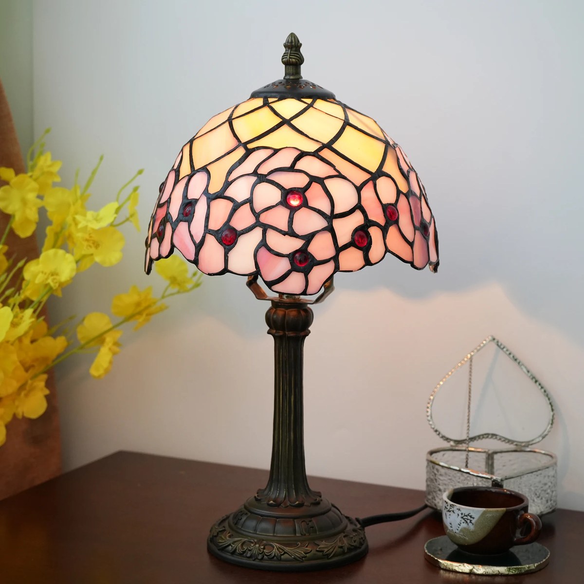 Petite lampe Tiffany Impromptu motif sakura, fleurs de cerisier roses