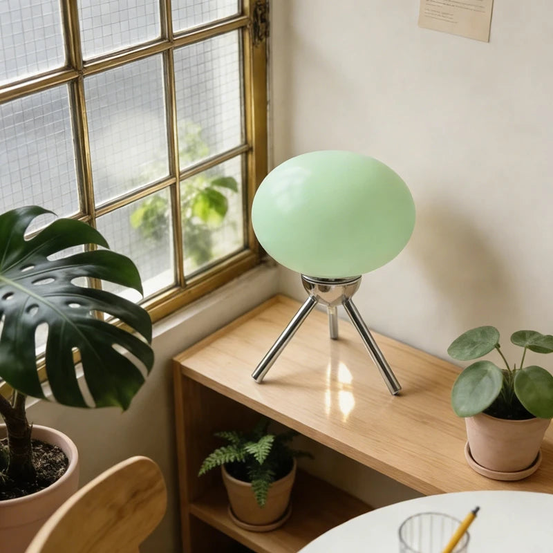 Lampe Bauhaus Scherzo verte, globe en verre sur trépied chromé