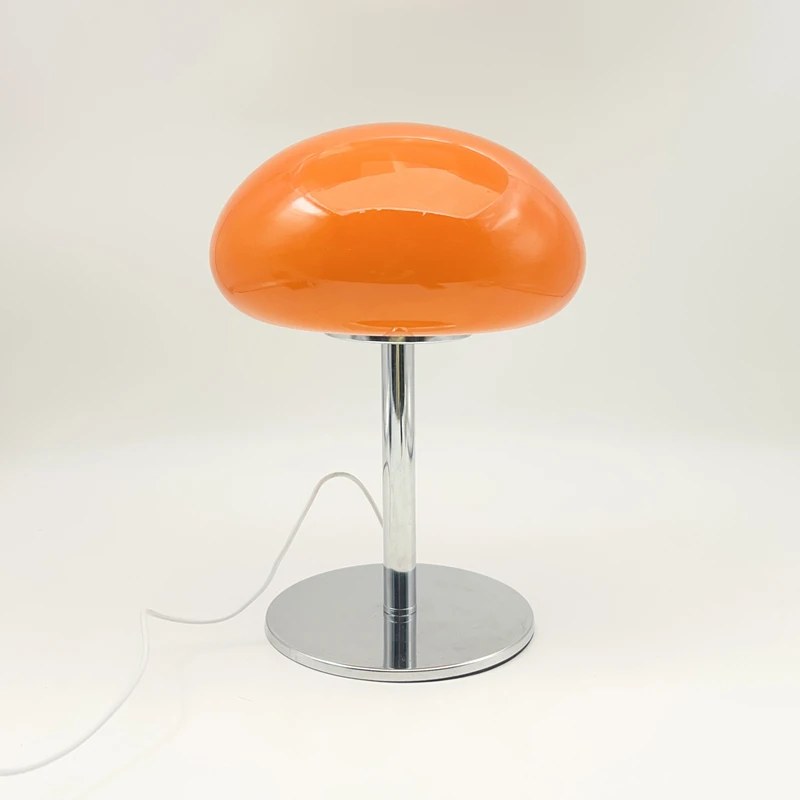 Lampe nuage Mazurka orange, dôme en verre opalin sur pied chromé