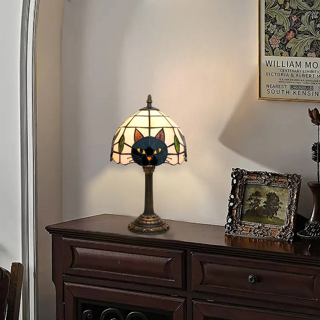 Lampe Tiffany chat noir Pizzicato sur une commode