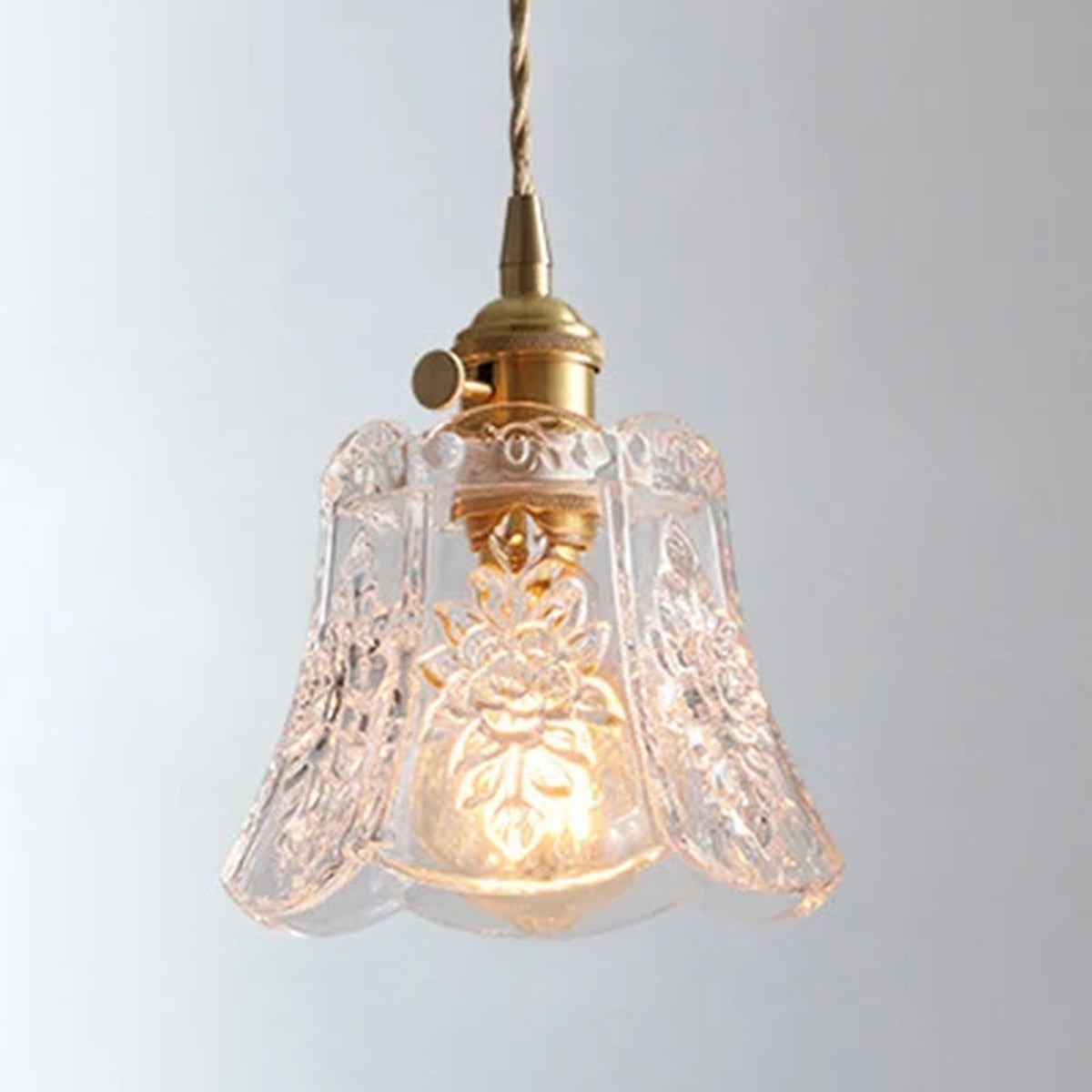 Suspension Sicilienne en verre ciselé à motif floral, douille en laiton